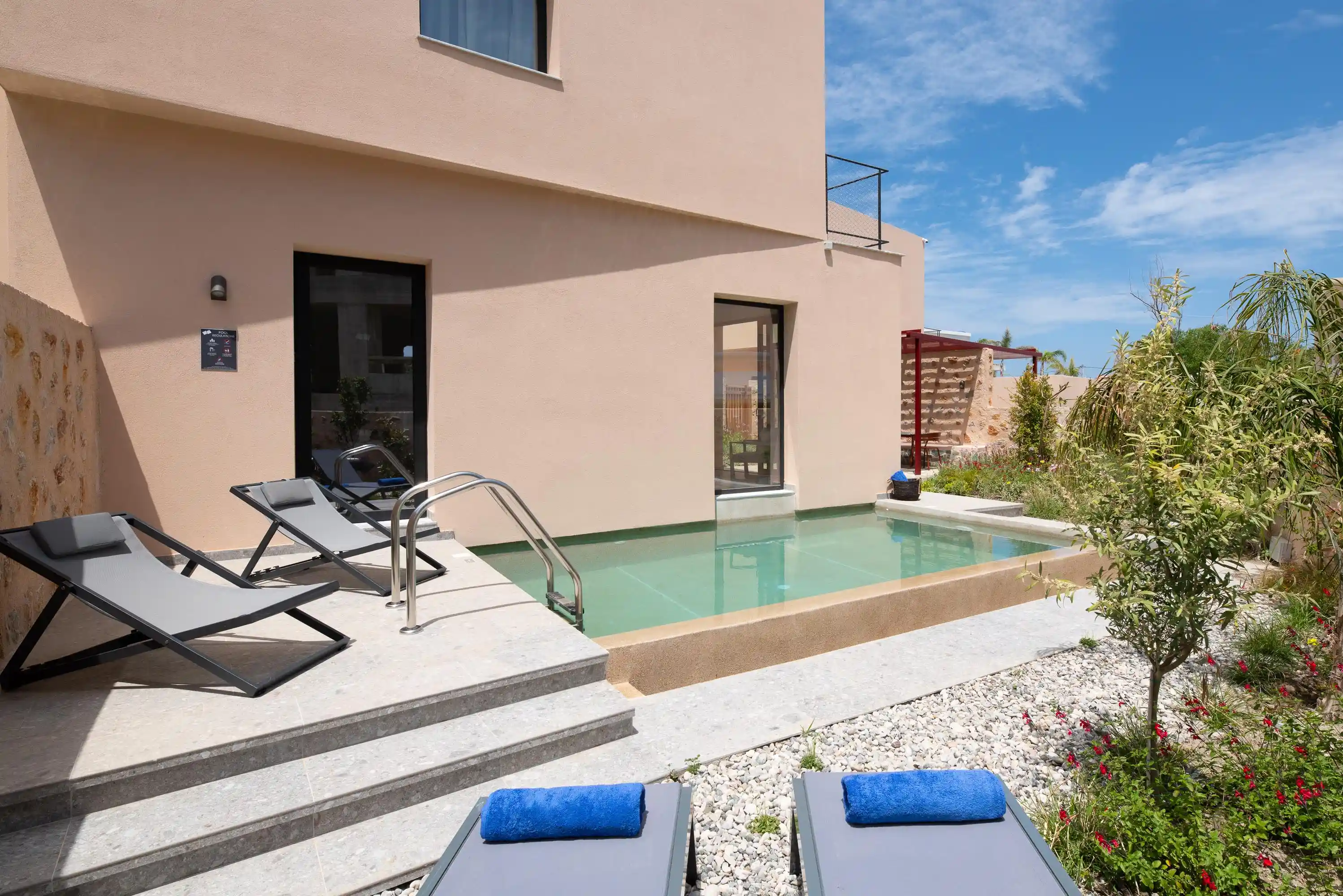Symi Villa private pool and outdoor seating in Ialysos
